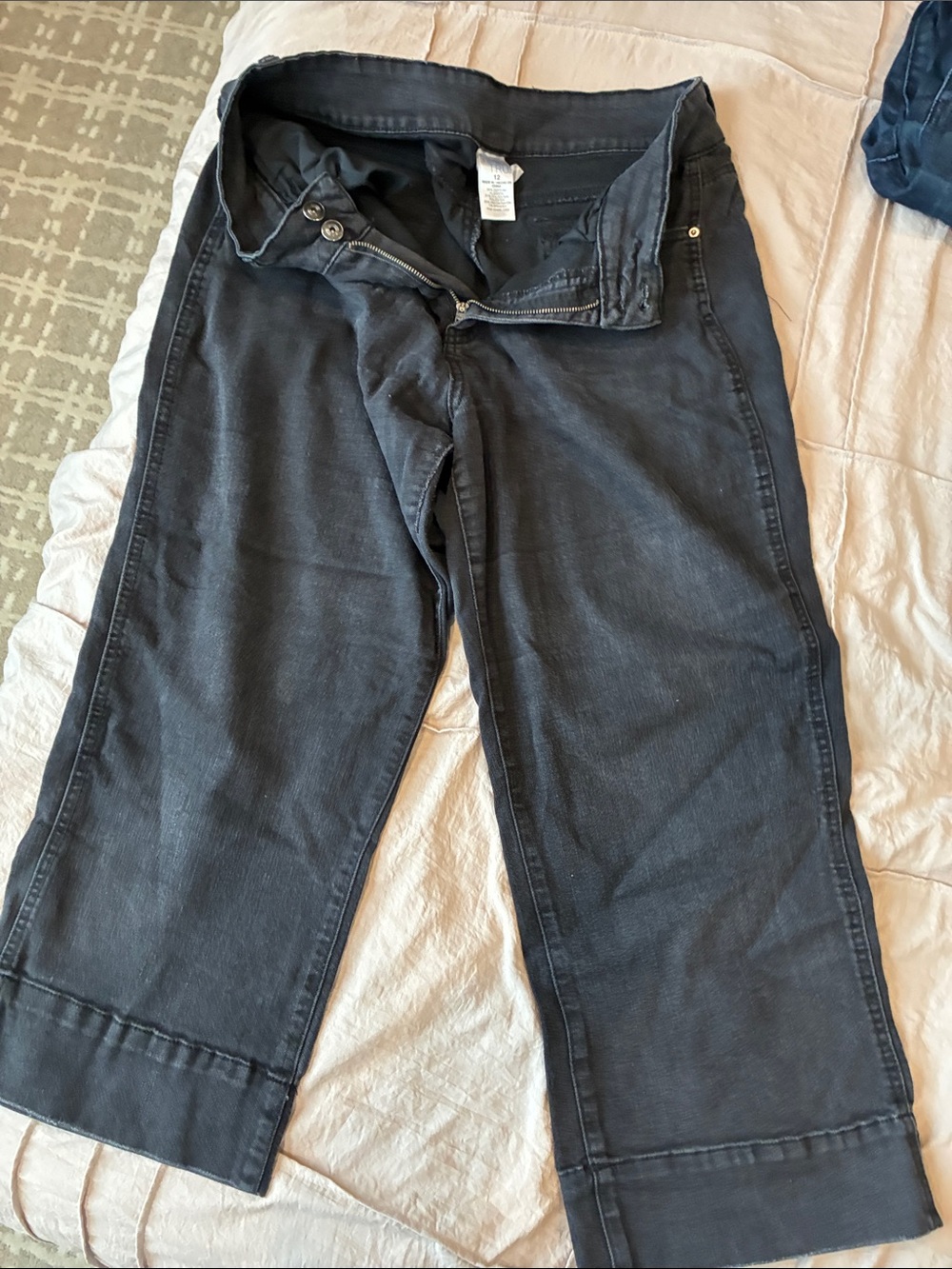Time and Tru Dark Gray Women's capri